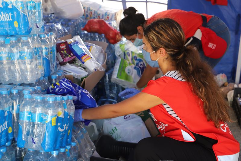Volunteers Distribute Aid In Beirut. Photo Caritas Lebanon (1)