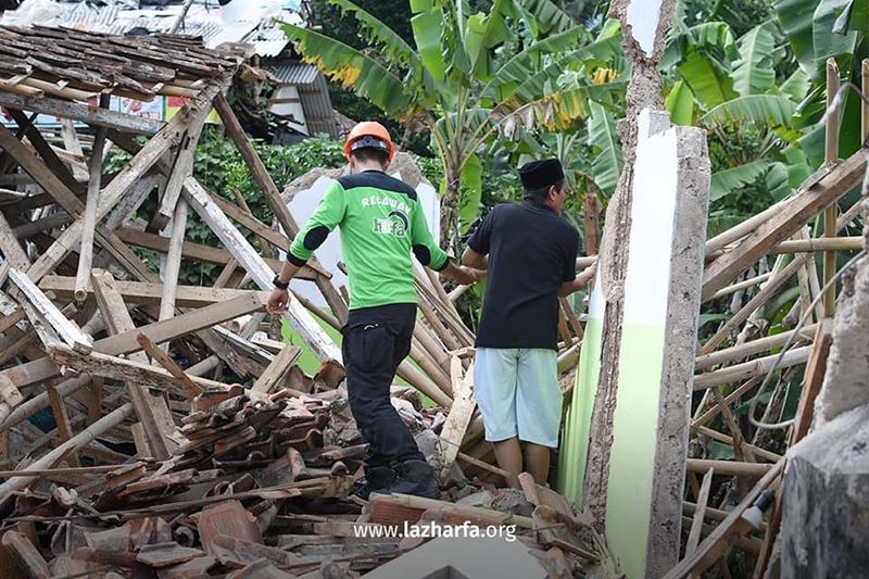 Laz Harfa, One Of Caritas Australia's Partners In Indonesia, Responding To The Earthquake. Photo Laz Harfa