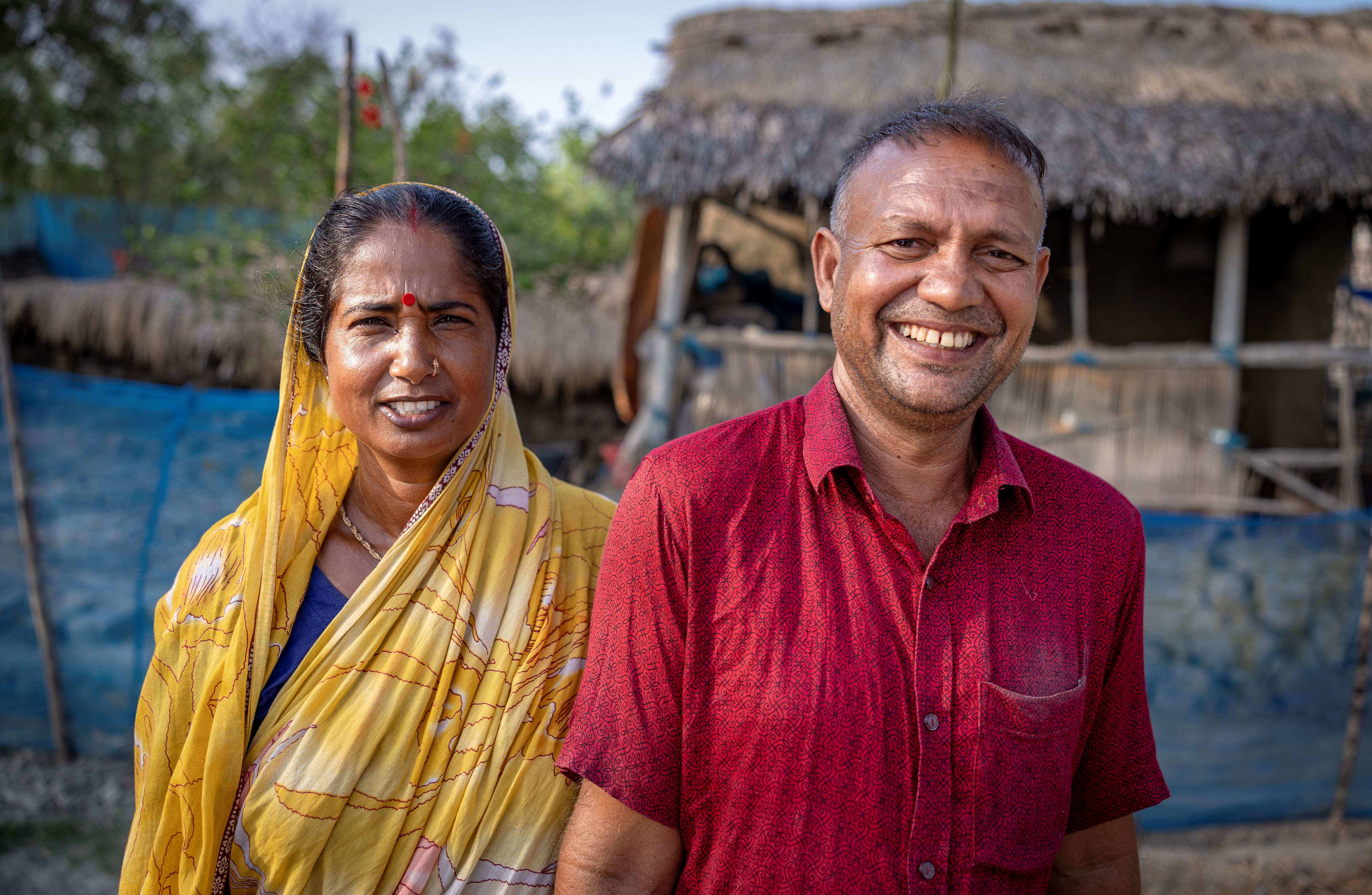 BANGLADESH Monoranjon And Anita