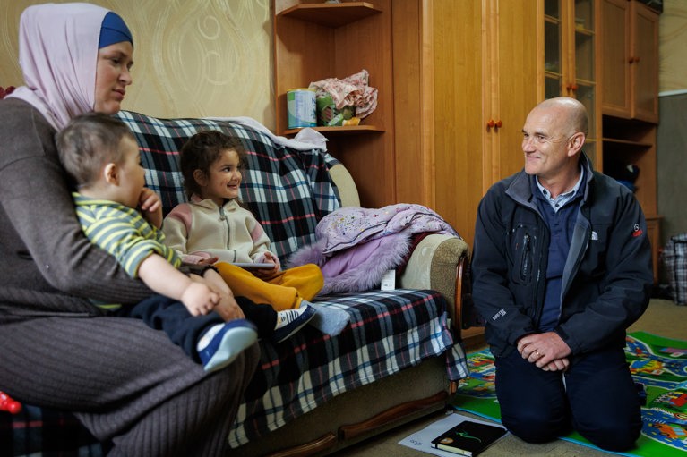 Ambassador Bruce Edwards, the Australian Ambassador for Ukraine, visiting Caritas Australia’s Partner in Moldova, CRS Moldova. Photo: Schimbator Studio.