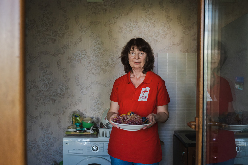 A Caritas Worker During A Homecare Visit In Moldova In 2024 Photo Credit Caritas Wien Elisabeth Sellmeier