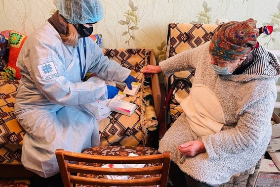 Home Healthcare Visits In Buffer Zone. Photo Caritas Ukraine (1)