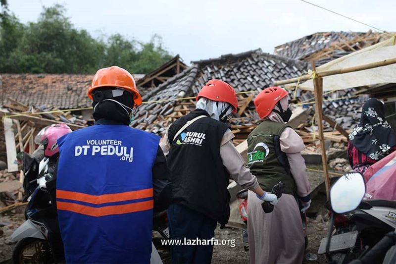 Laz Harfa, One Of Caritas Australia's Partners In Indonesia, Responding To The Earthquake. Photo Laz Harfa 2